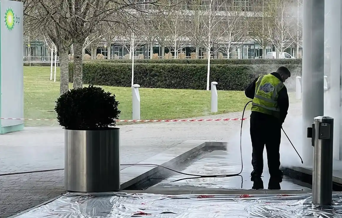 commercial-pressure-washing-building-entrance.webp